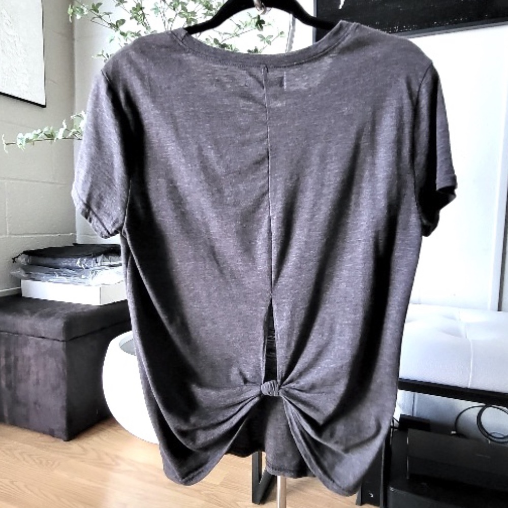 Joe’s Collection  Women’s Short Sleeve Gray Shirt Size M